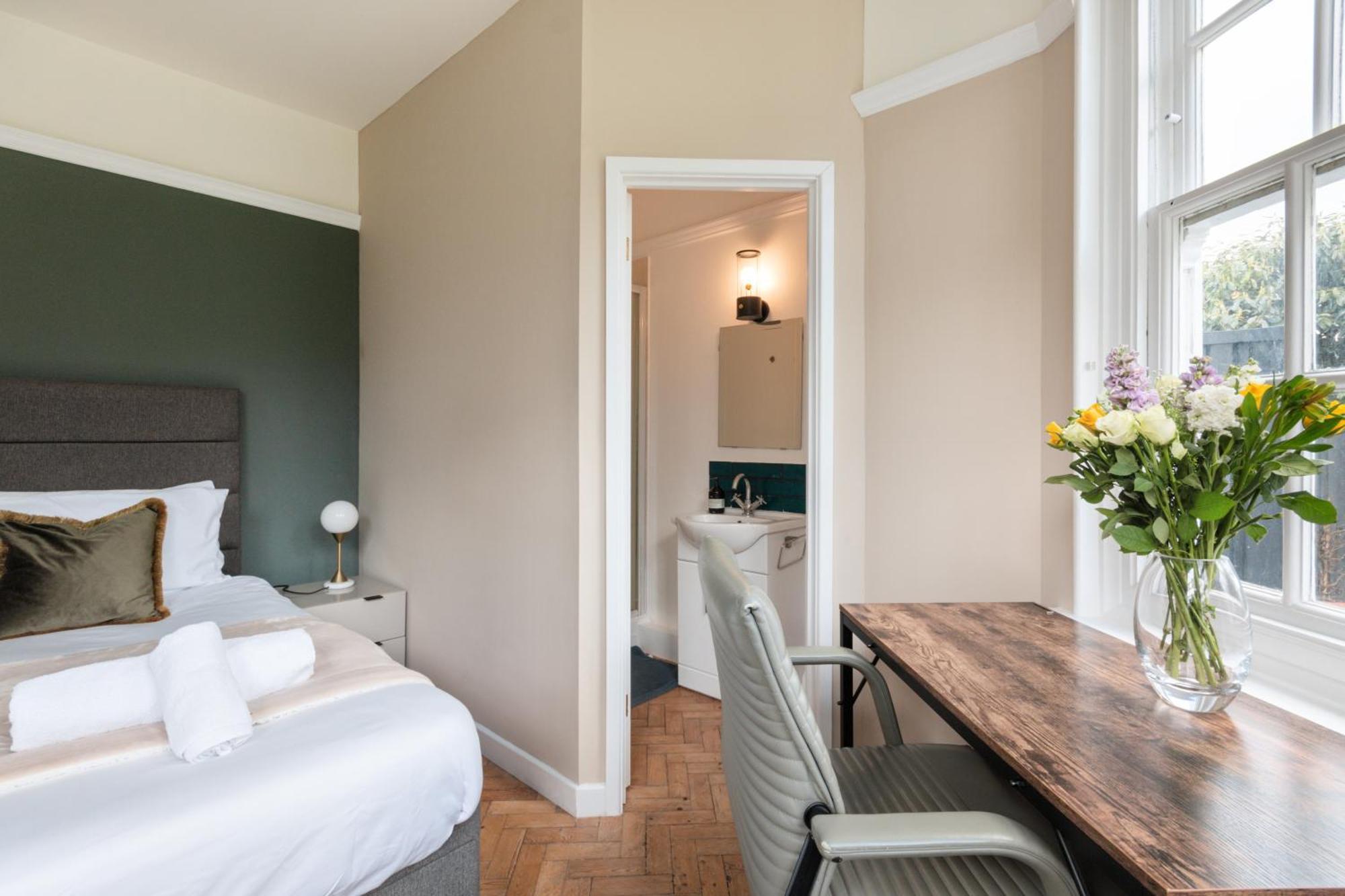 The Vicarage Tooting, Sw17 Hotel London Exterior photo