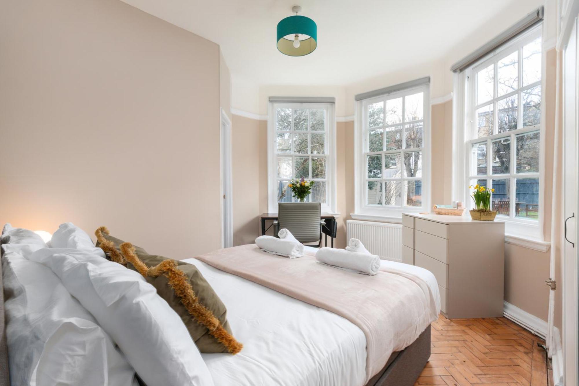The Vicarage Tooting, Sw17 Hotel London Exterior photo